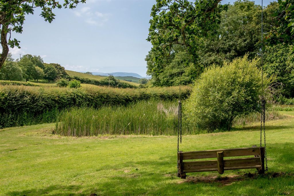 Property photo 3 of 32 Image68.Jpg