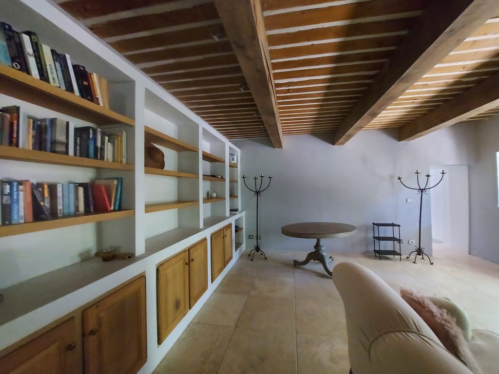 Property photo 3 of 34