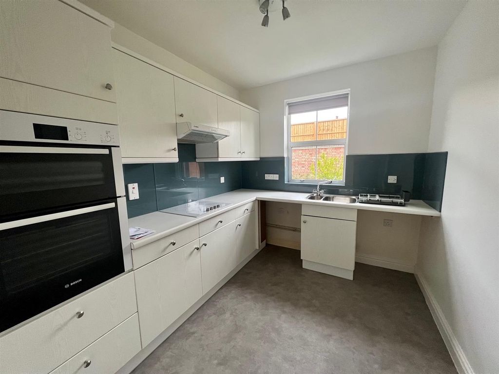 Property photo 2 of 6 Kitchen.Jpg