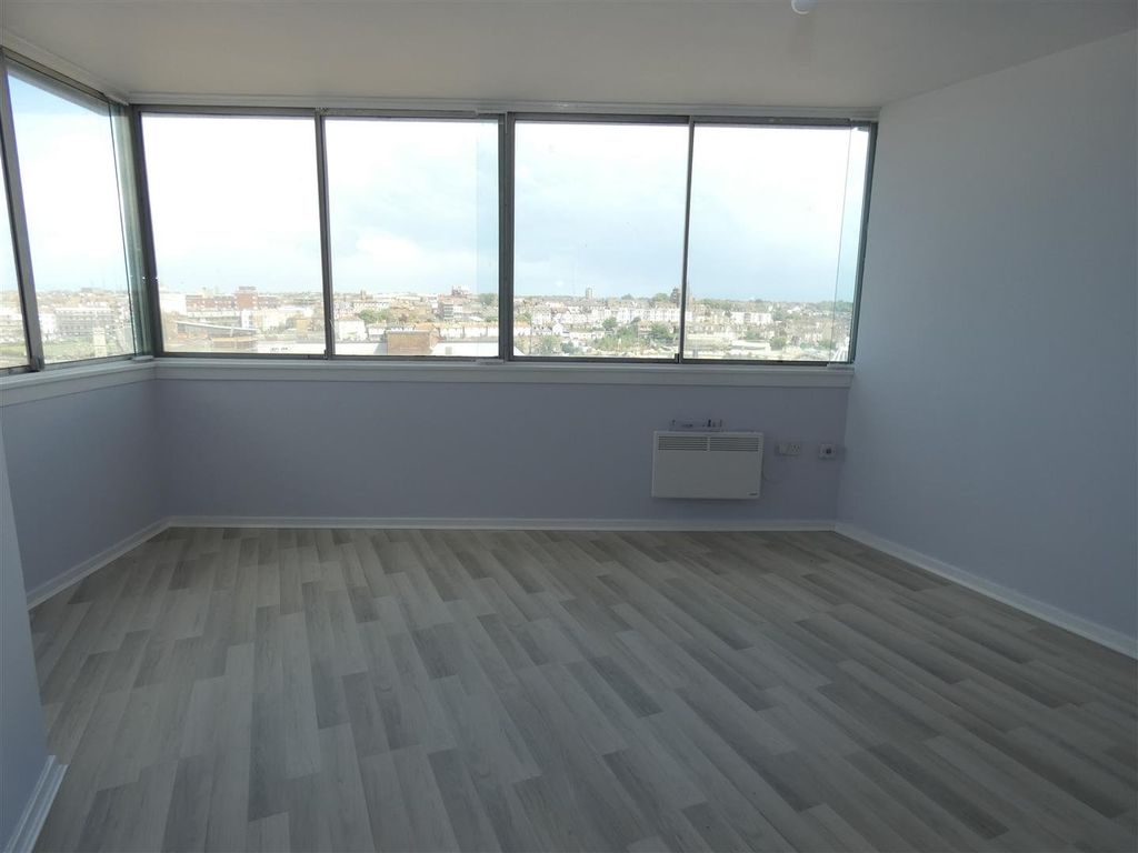 Property photo 2 of 6 Picture 2