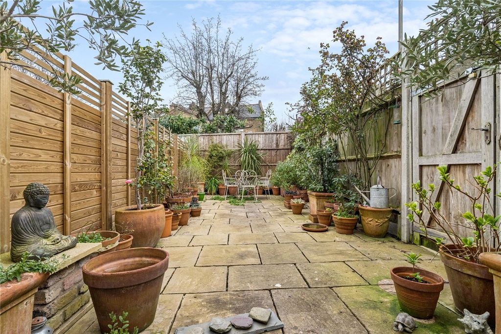 Property photo 2 of 10 Picture No. 19