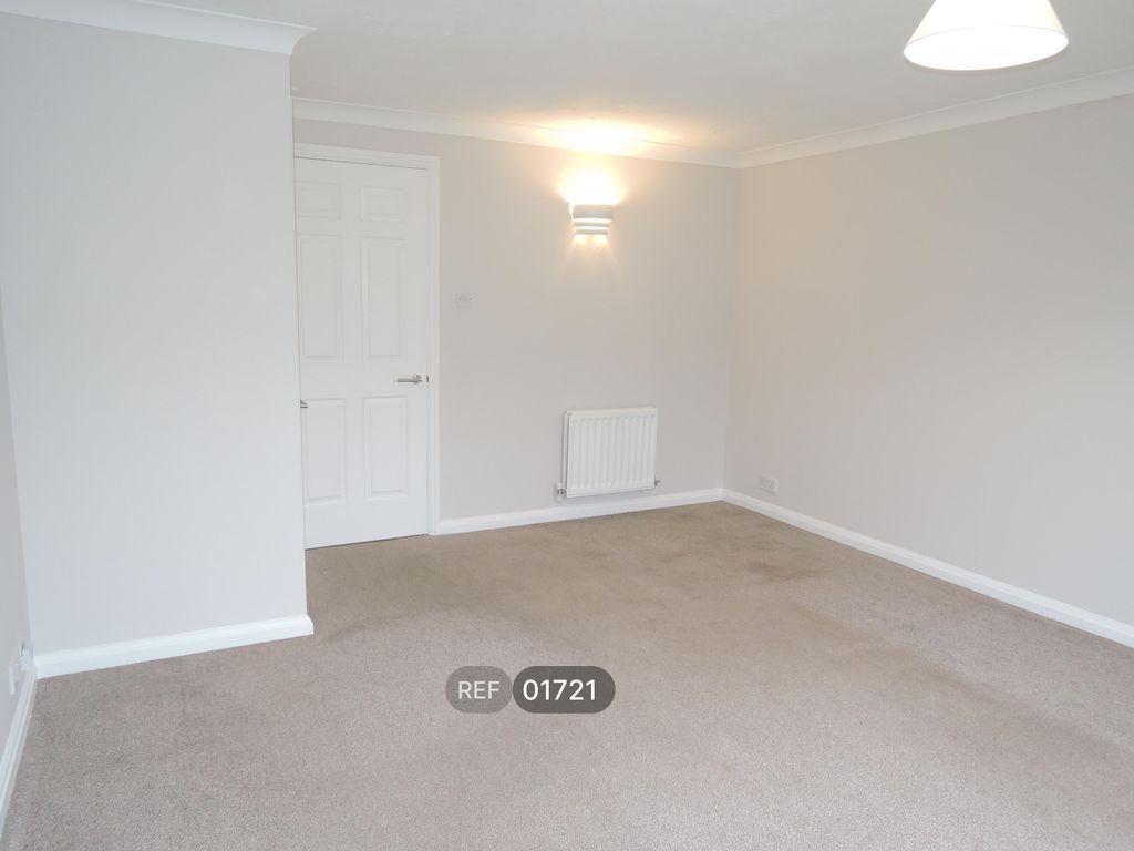 Property photo 3 of 13 Living Room