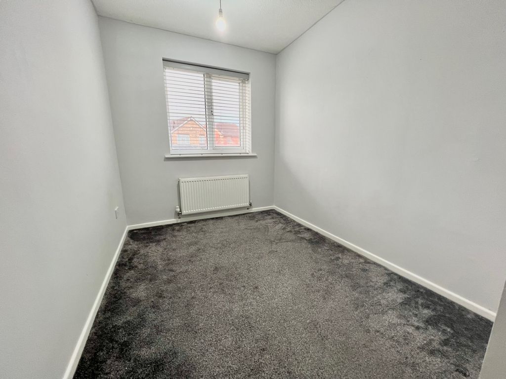 Property photo 1 of 16 Bedroom4