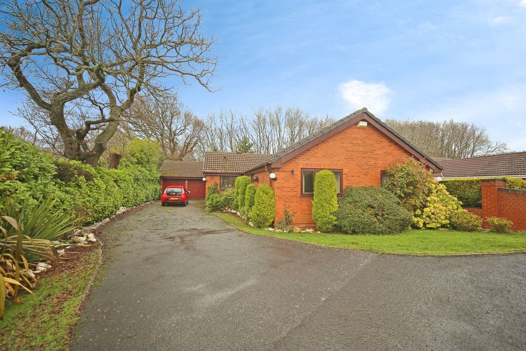 Property photo 2 of 21