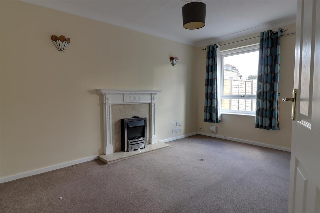 Property photo 2 of 5 Img_2561-Img_2563.Jpg