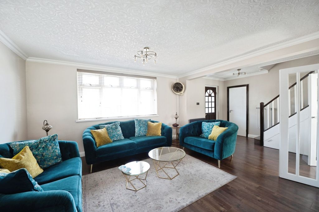 Property photo 2 of 23 Pbox-Img.Jpg