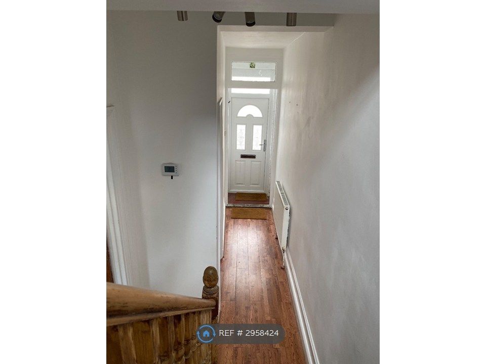 Property photo 2 of 25