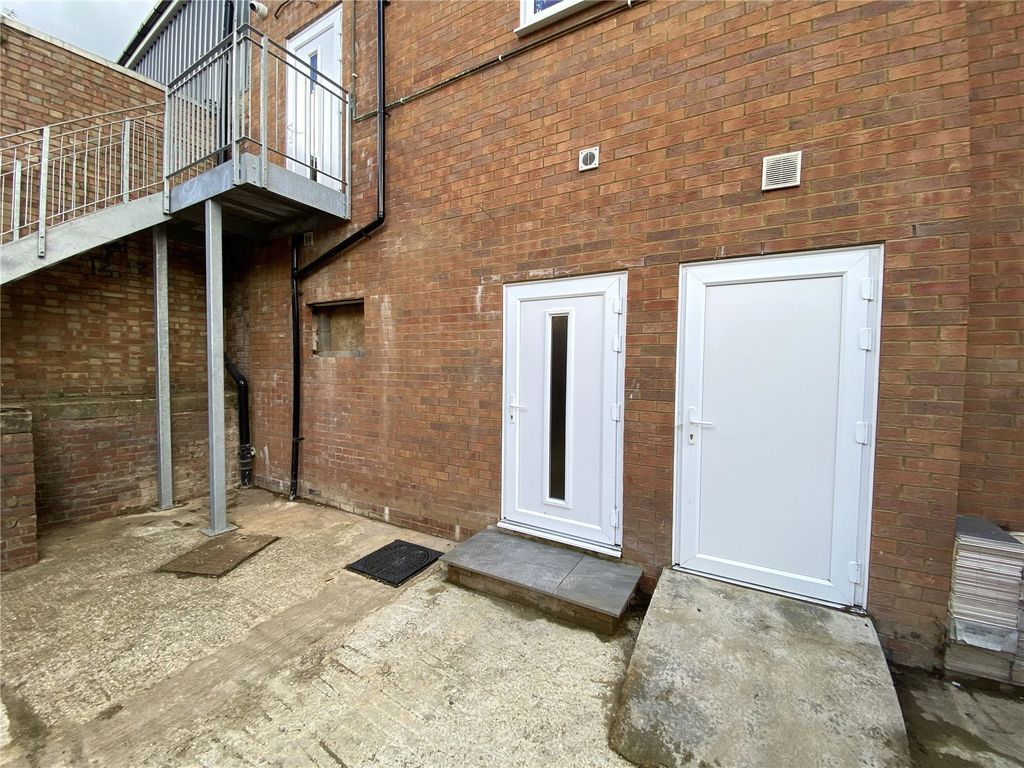 Property photo 1 of 3 Picture No. 11