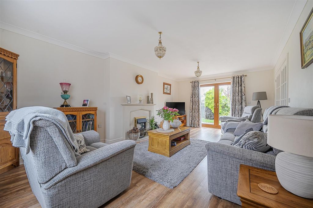 Property photo 3 of 29 1374888-2-690E140E7Fa59.Jpg