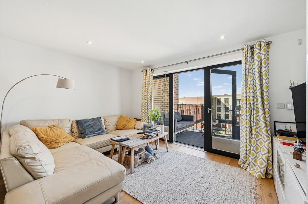 Property photo 1 of 10 Living Room