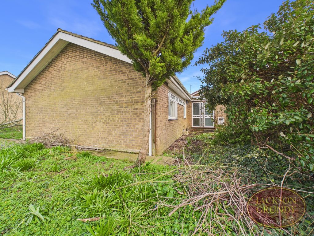 Property photo 2 of 16 Hesketh Road