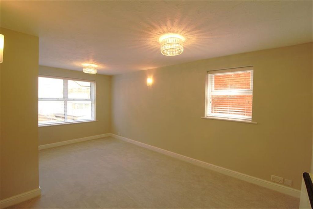 Property photo 2 of 6 Living Room