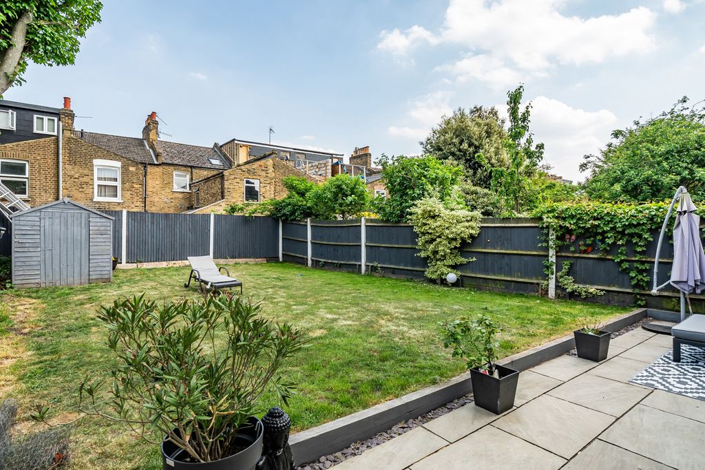 Property photo 1 of 18 Garden