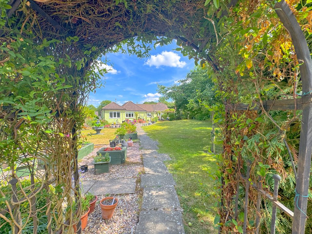 Property photo 3 of 42