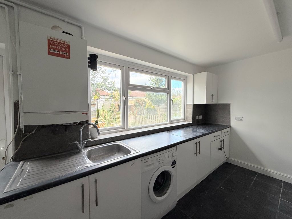 Property photo 3 of 7 4443953