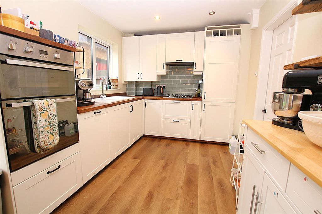 Property photo 3 of 14 Img_8839.Jpg