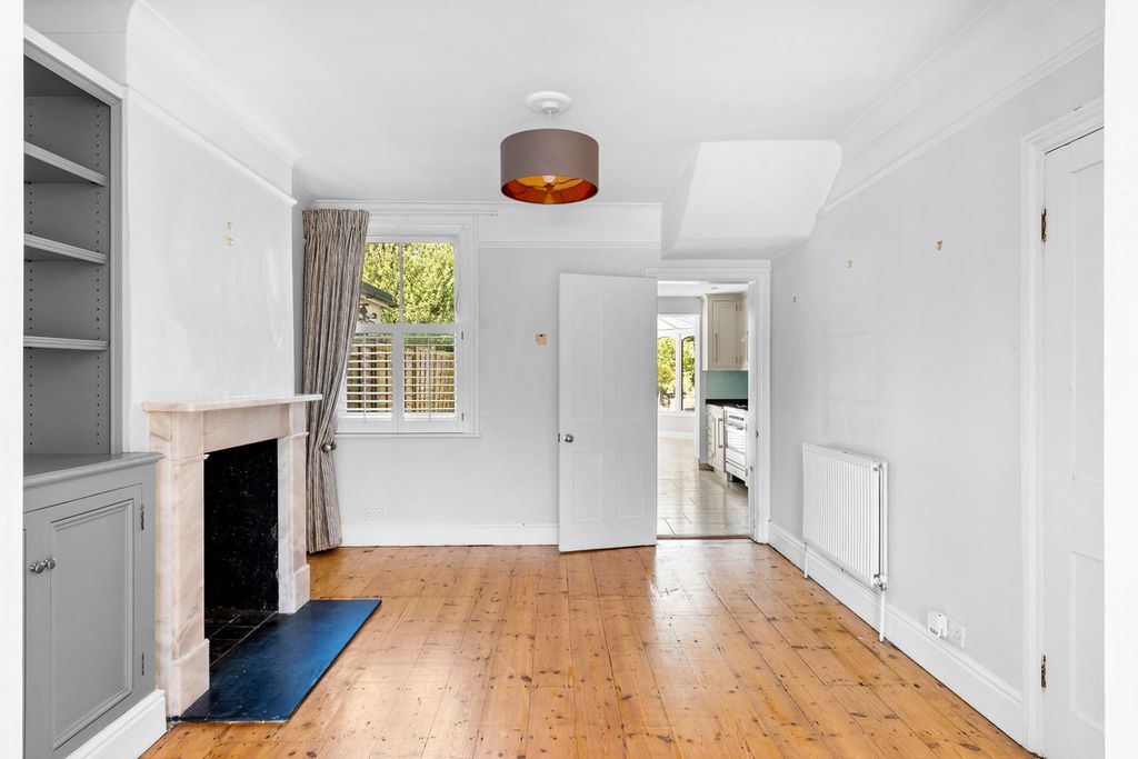 Property photo 3 of 17