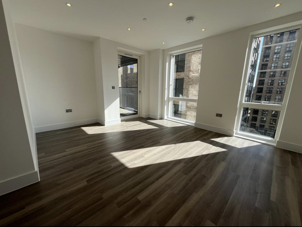 Property photo 1 of 13 Living Room