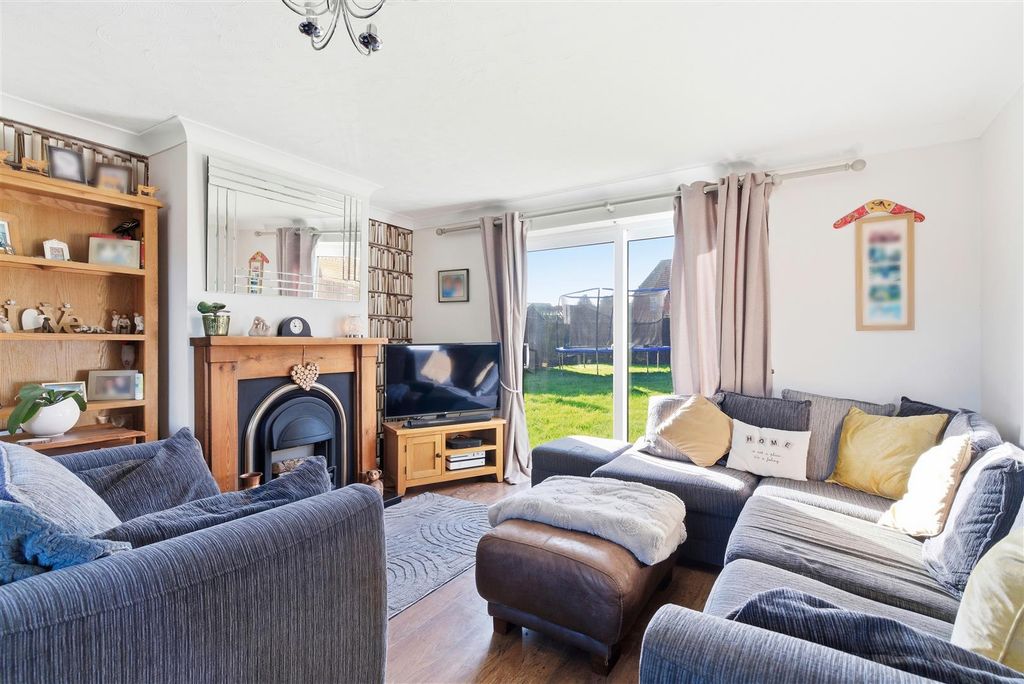 Property photo 3 of 16