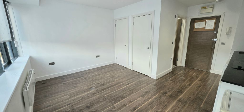Property photo 1 of 4