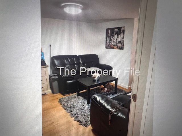 Property photo 2 of 3