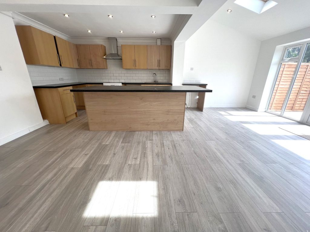 Property photo 1 of 14 Picture No. 08