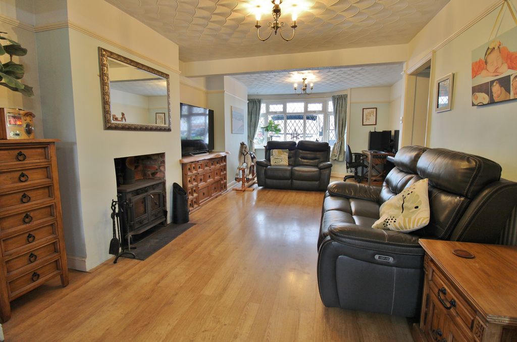 Property photo 2 of 19