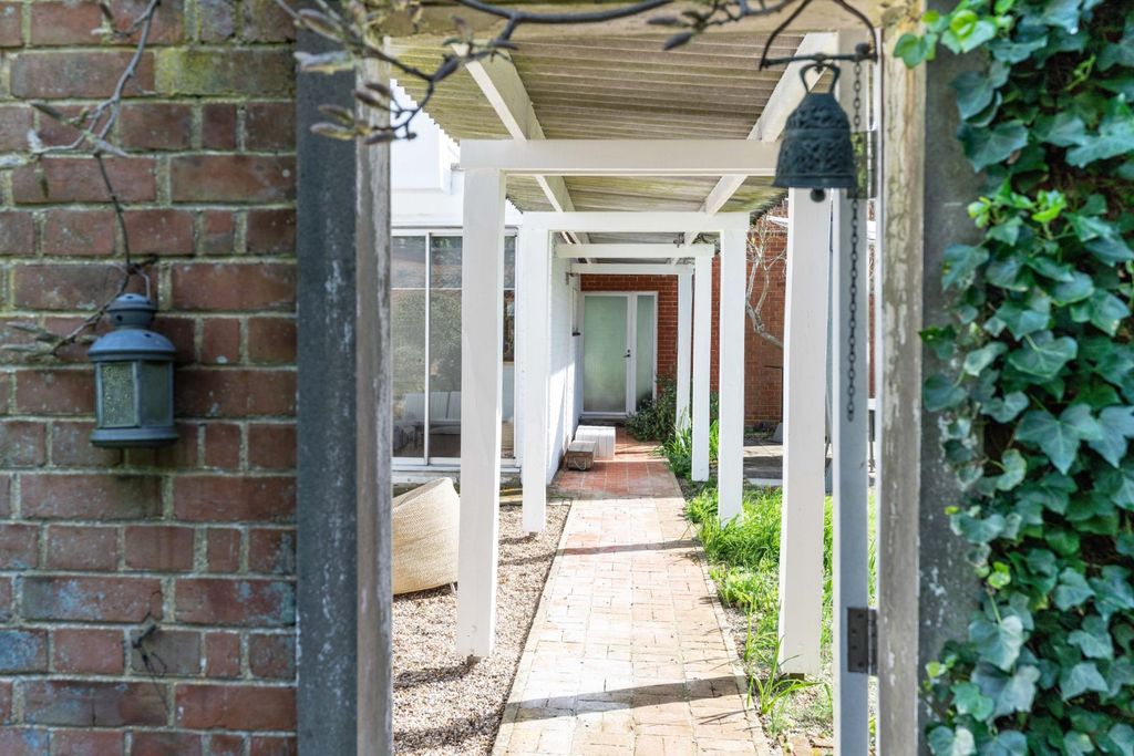 Property photo 2 of 31 Picture No. 76