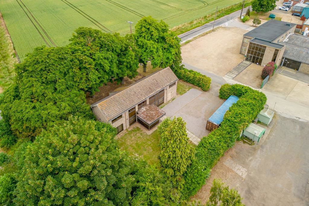 Property photo 3 of 32