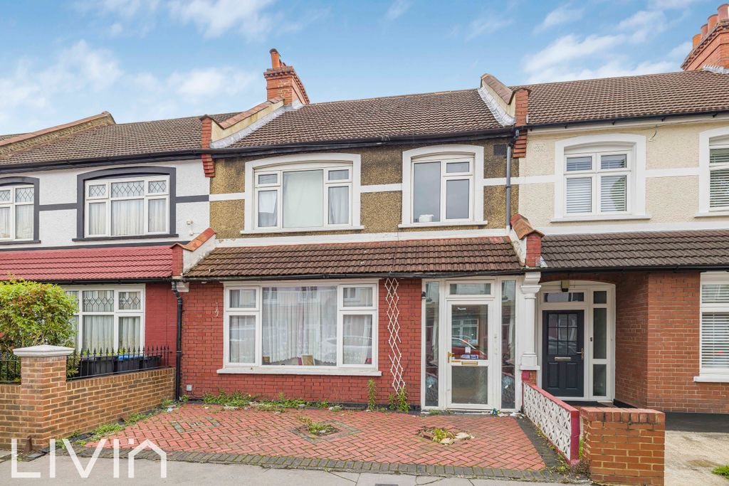 Property photo 1 of 17 120A8541