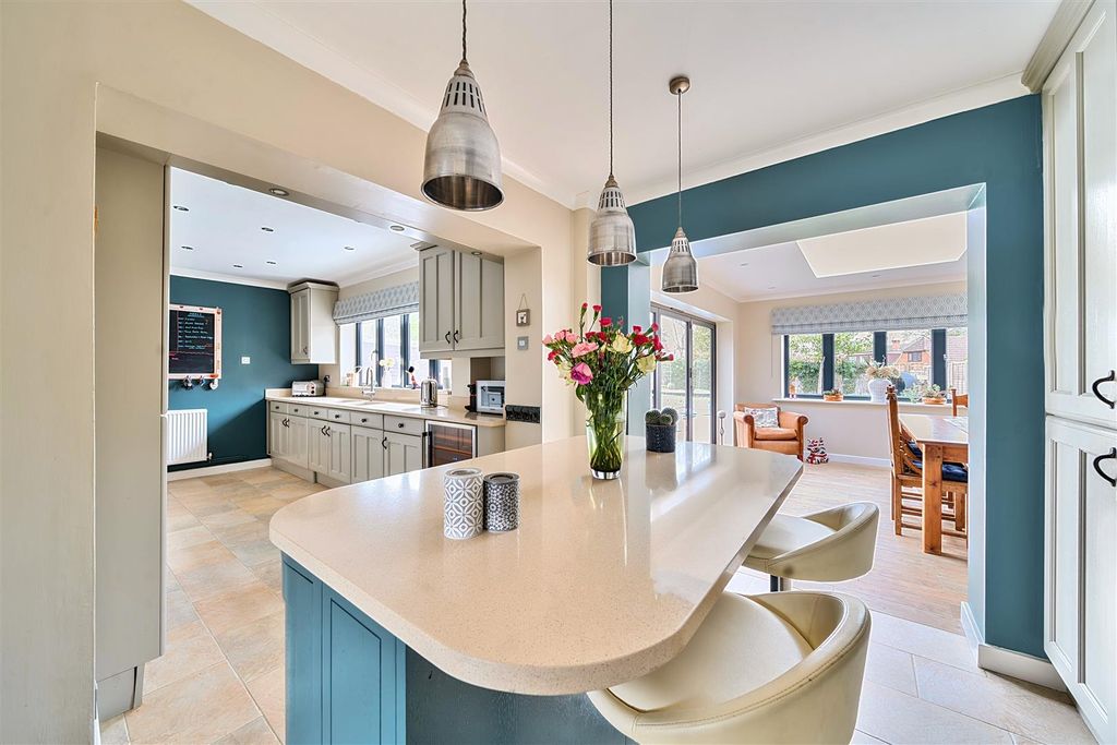 Property photo 2 of 33 1417237-7-699649883d0c7.Jpg