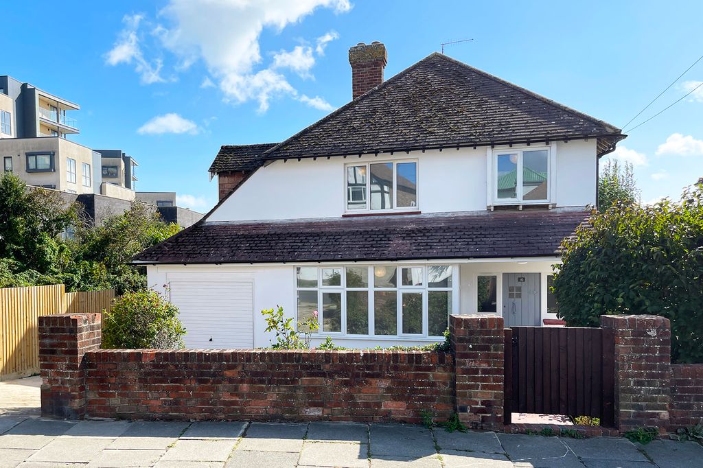 Property photo 1 of 24