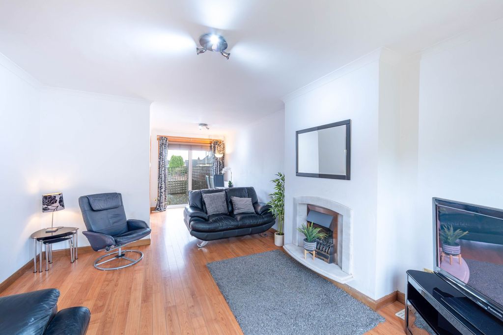 Property photo 2 of 23