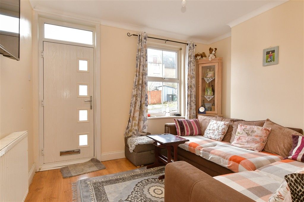 Property photo 2 of 8 Lounge