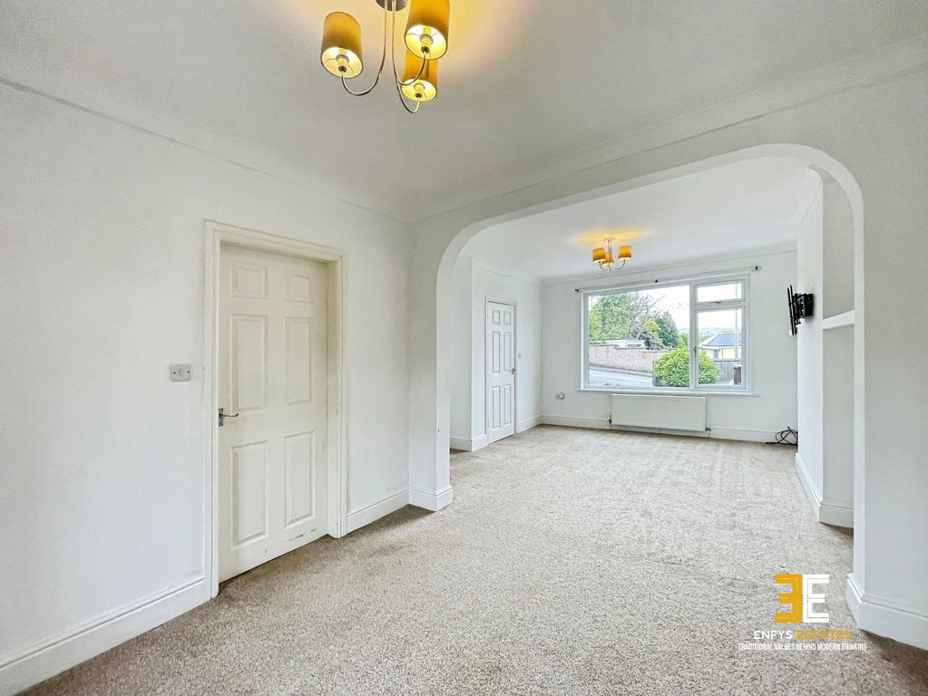 Property photo 2 of 32