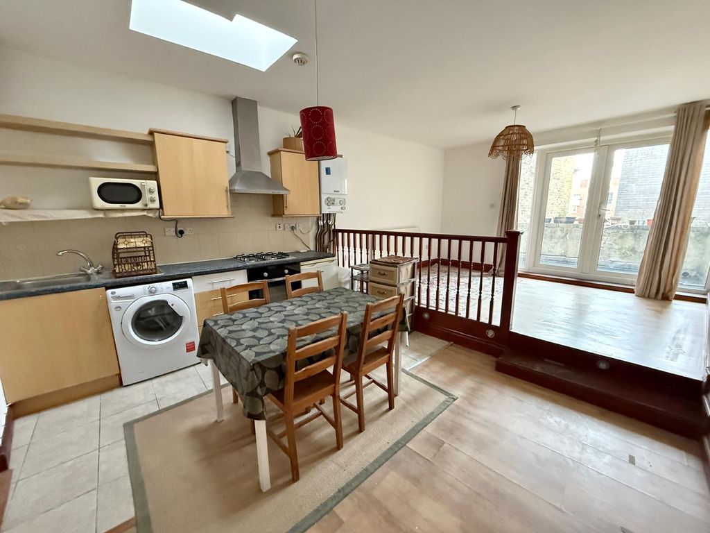 Property photo 1 of 13 1-Bedroom Flat Right Next To Bethnal Green Station