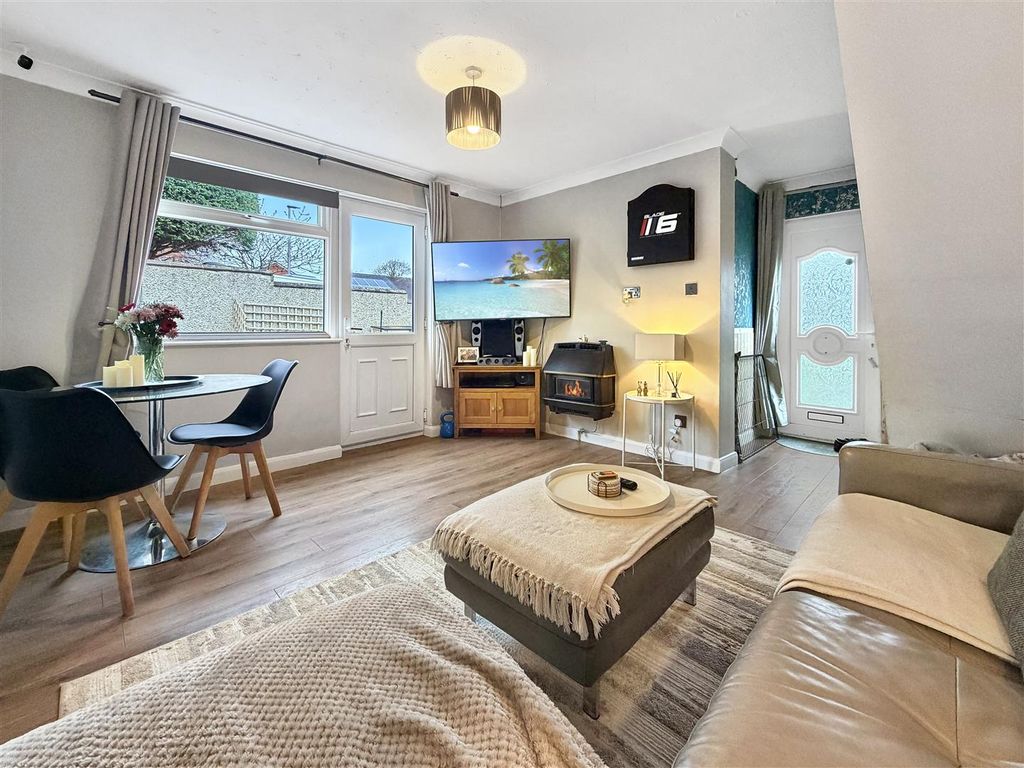 Property photo 2 of 10 Img_5493 (1).Jpg