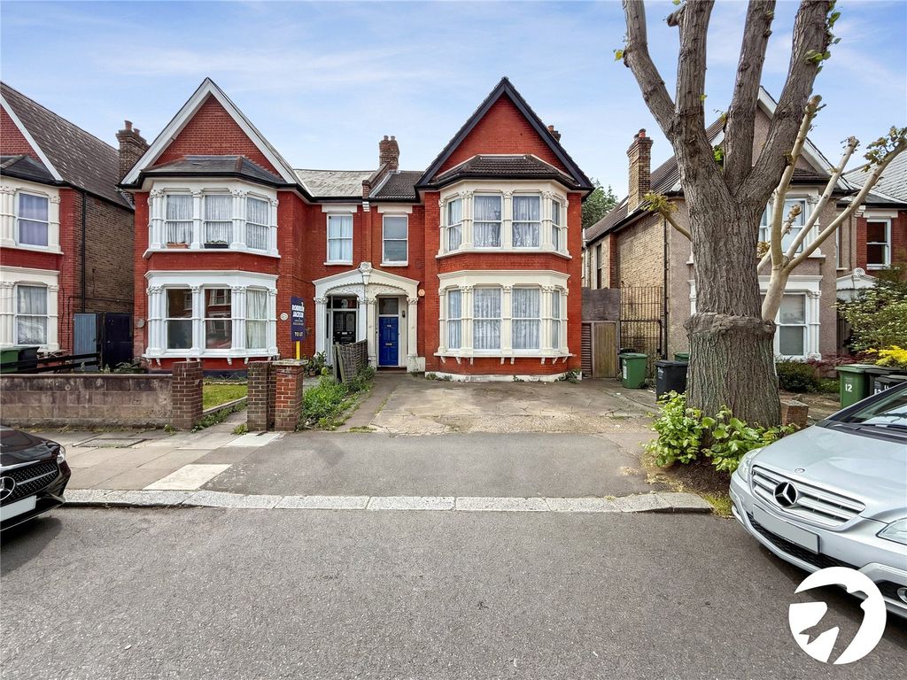 Property photo 1 of 10 External
