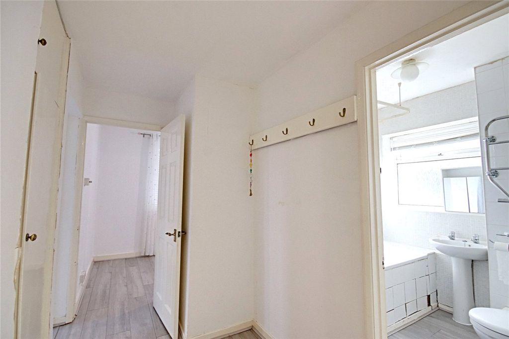 Property photo 3 of 14 Picture No. 08