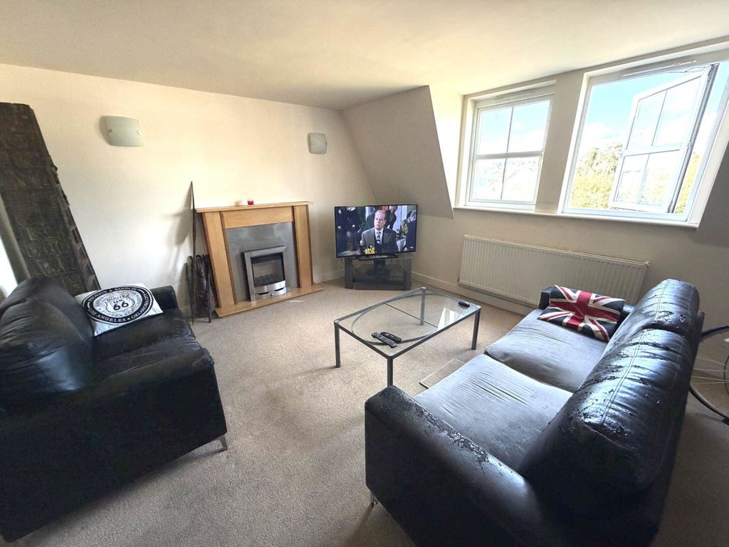 Property photo 3 of 9