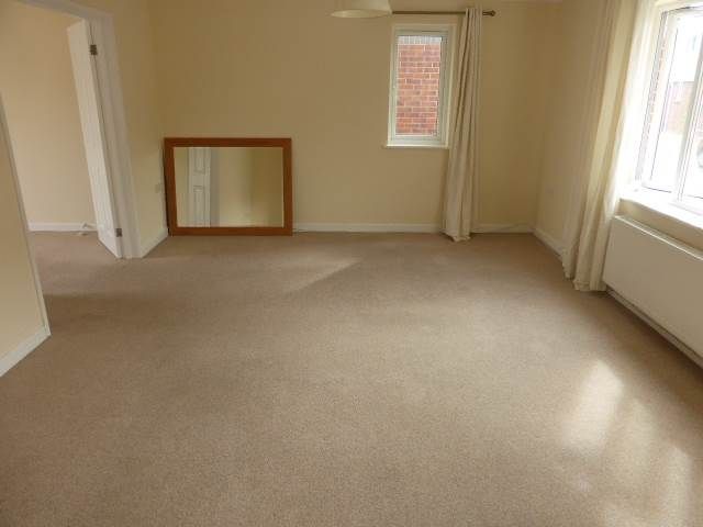 Property photo 2 of 15 Lounge