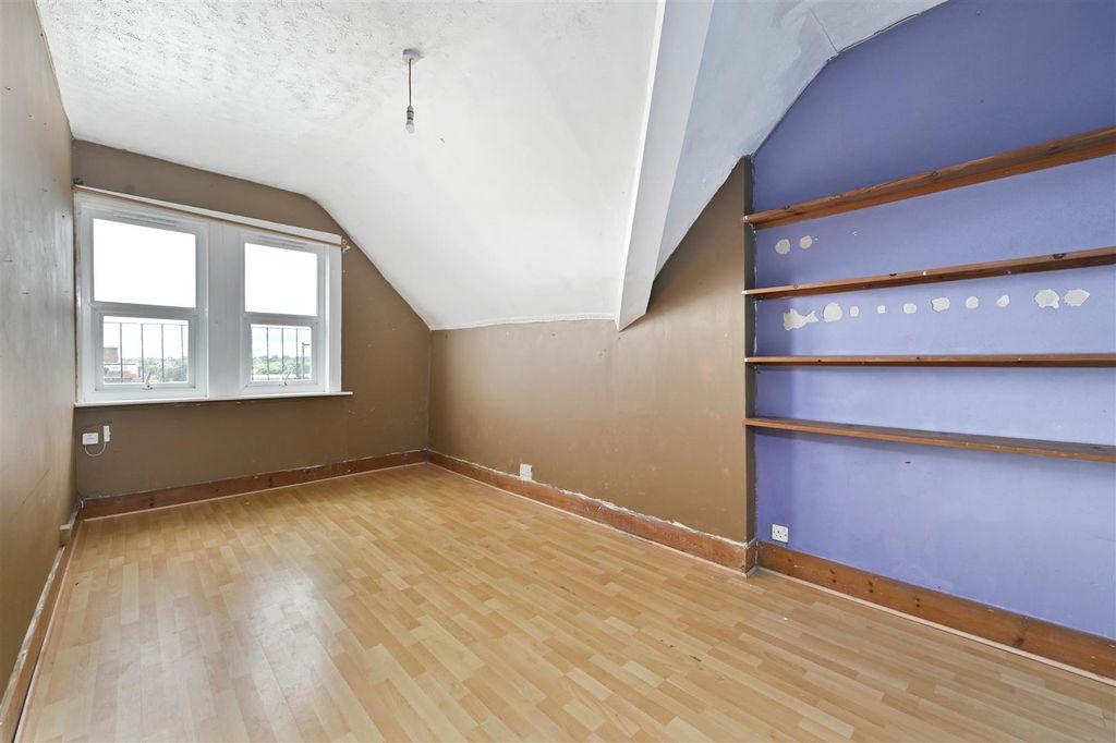 Property photo 3 of 16 F4-30-Park-Road-Tn39 (2).Jpg