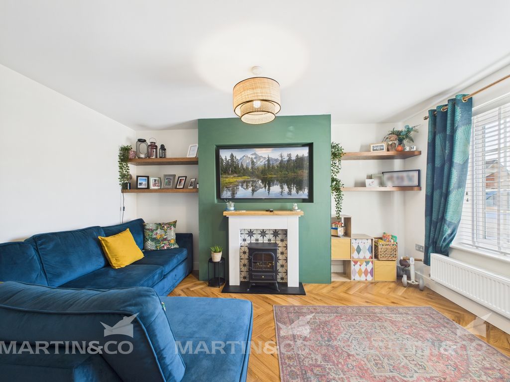 Property photo 2 of 20 Cam02406G0-Pr0537-Still002