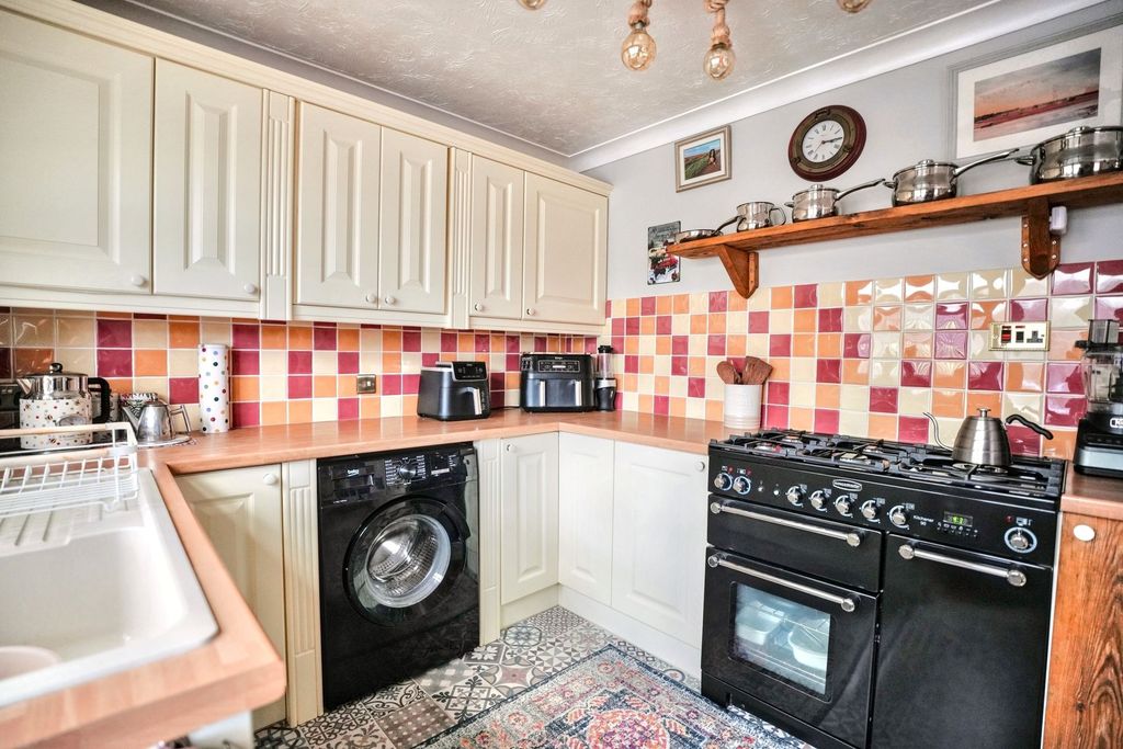 Property photo 2 of 14