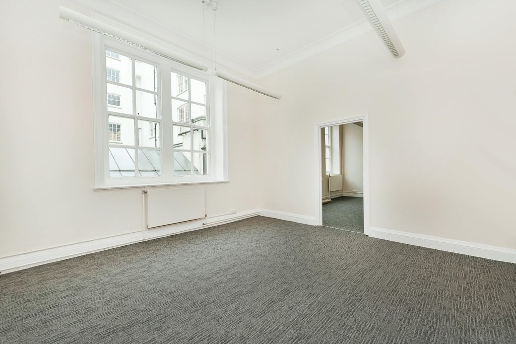 Property photo 2 of 13 05122014_Room255256Linenhall162168Regentstreetw1_7.Jpg