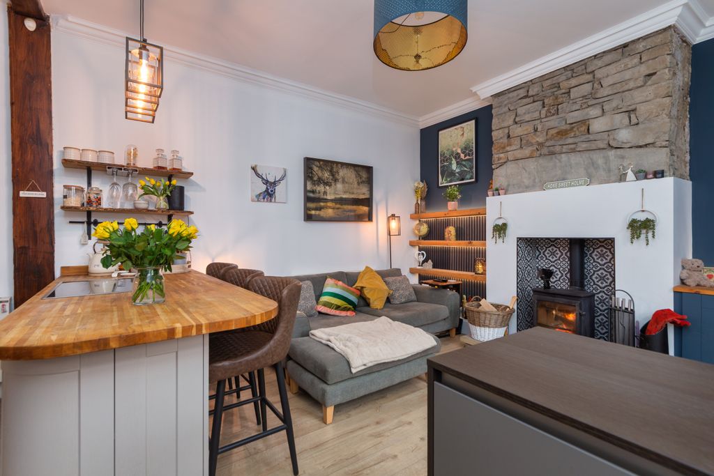 Property photo 3 of 31 20