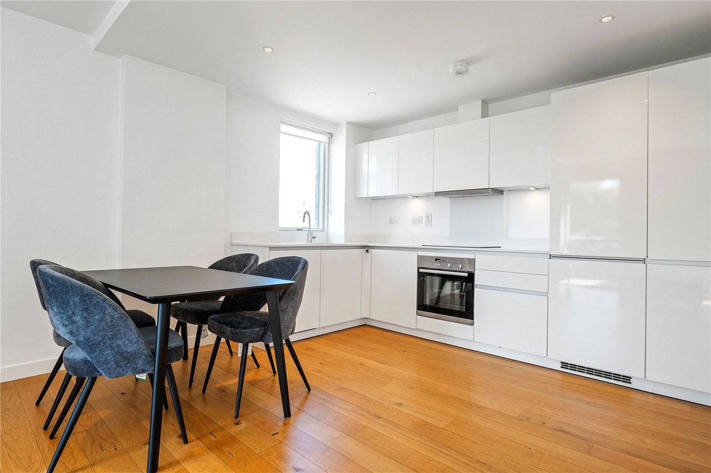 Property photo 2 of 22 Kicthen Diner