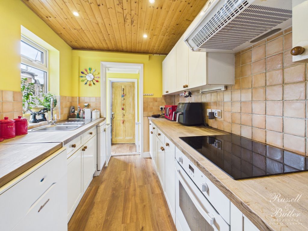 Property photo 3 of 16 Cam02127G0-Pr0390-Still006