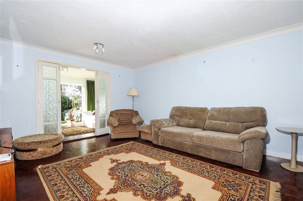 Property photo 3 of 11 Living Room