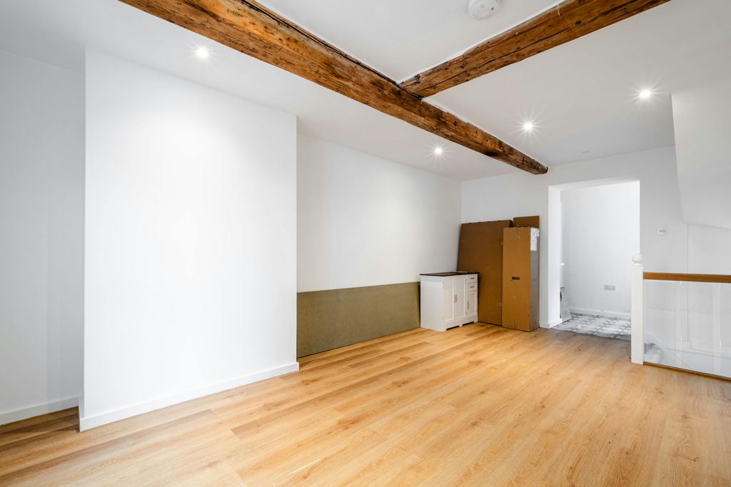 Property photo 1 of 10 Crispin St 46 Low Res 26.Jpg